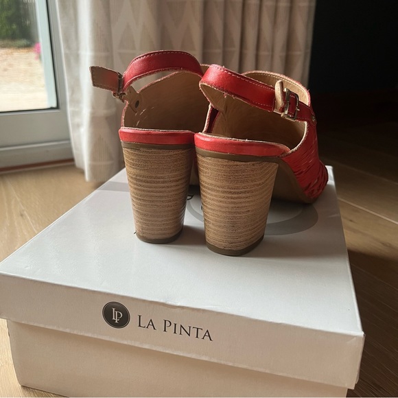La Pinta Red Leather Sandles with Heel - Picture 4 of 5